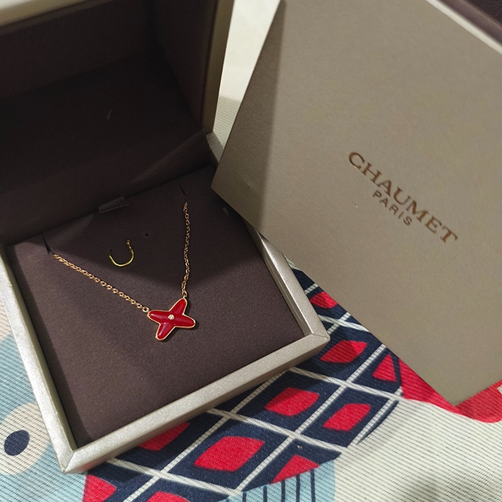 Chaumet 18K Gold Necklace With Carnelian And Diamonds